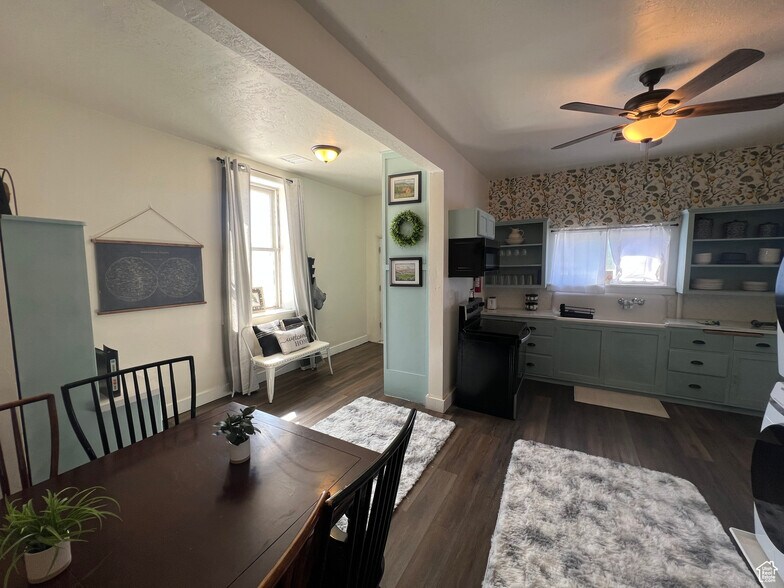 More Photos Of 95 N Main St, Panguitch Restaurant For Sale