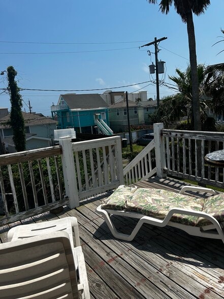 More Photos Of 1613 Avenue N 1/2, Galveston Multifamily For Lease