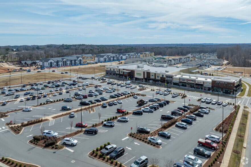 More Photos Of 14013 N Creek Village Dr, Huntersville Unknown For Lease