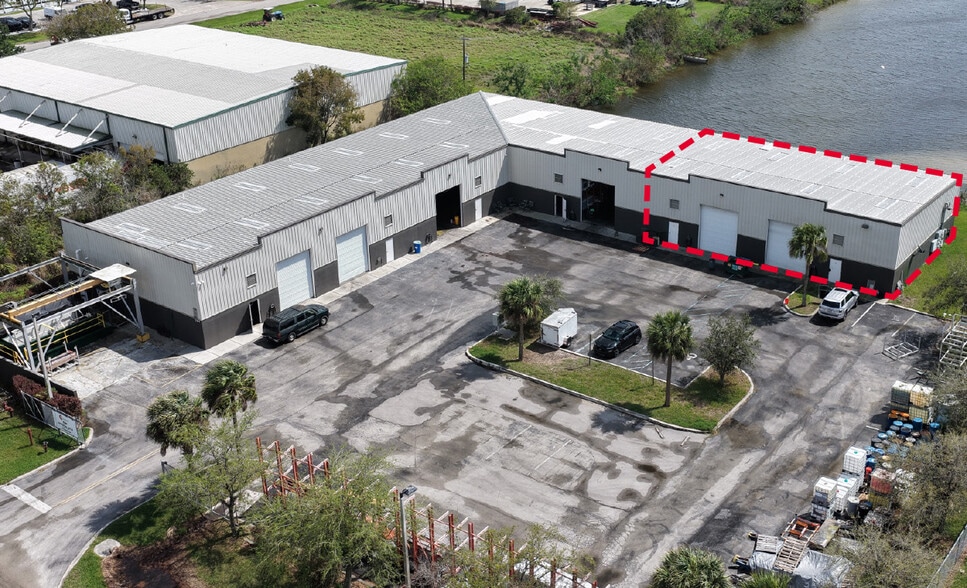 More Photos Of 7397 Commercial Cir, Fort Pierce Warehouse For Lease
