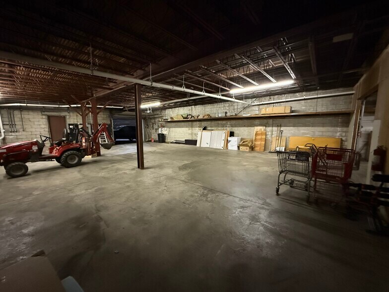 More Photos Of 461 Bridgeport Ave, Milford Unknown For Lease