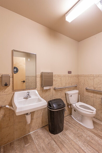 More Photos Of 4867 Old Redwood Hwy, Santa Rosa Healthcare For Lease