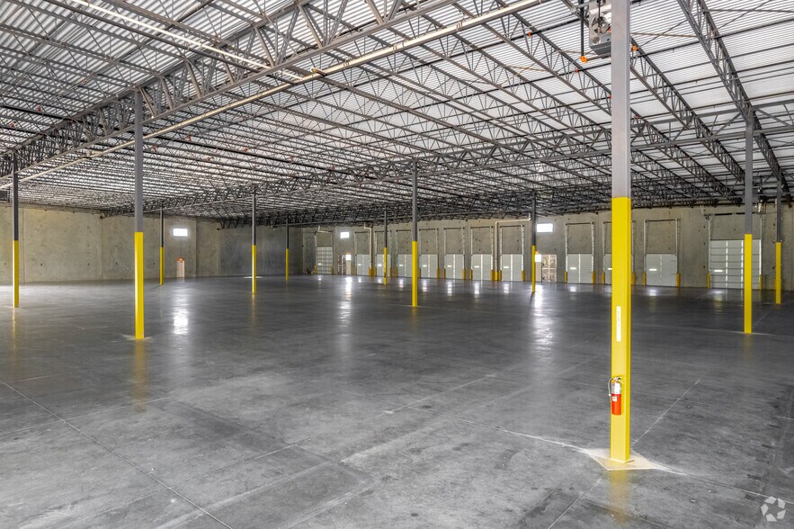 More Photos Of 2129 Bardin Rd, Grand Prairie Distribution For Sale