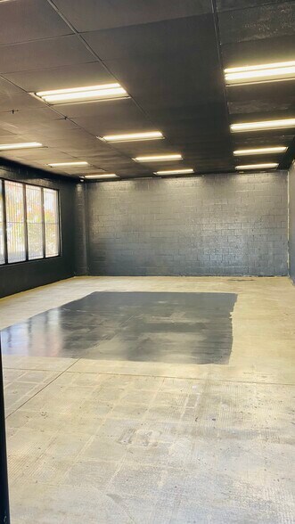 More Photos Of 11500-11510 E Whittier Blvd, Whittier Storefront For Lease