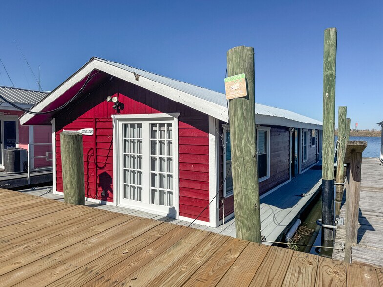 More Photos Of 309 Water St, Apalachicola Marina For Sale