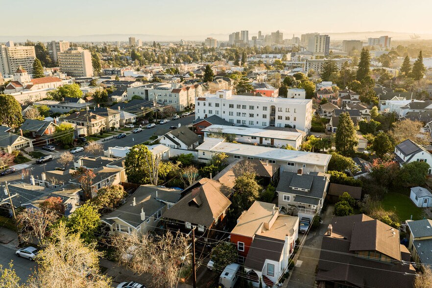 More Photos Of 219 John St, Oakland Apartments For Sale