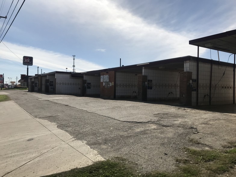 More Photos Of 1733 Bandera Rd, San Antonio Carwash For Sale