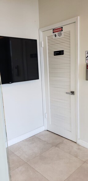 More Photos Of 3035 E Commercial Blvd, Fort Lauderdale Medical For Sale