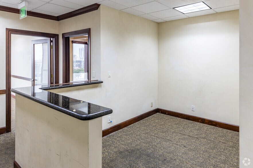 More Photos Of 2500 E Hallandale Beach Blvd, Hallandale Beach Office For Lease