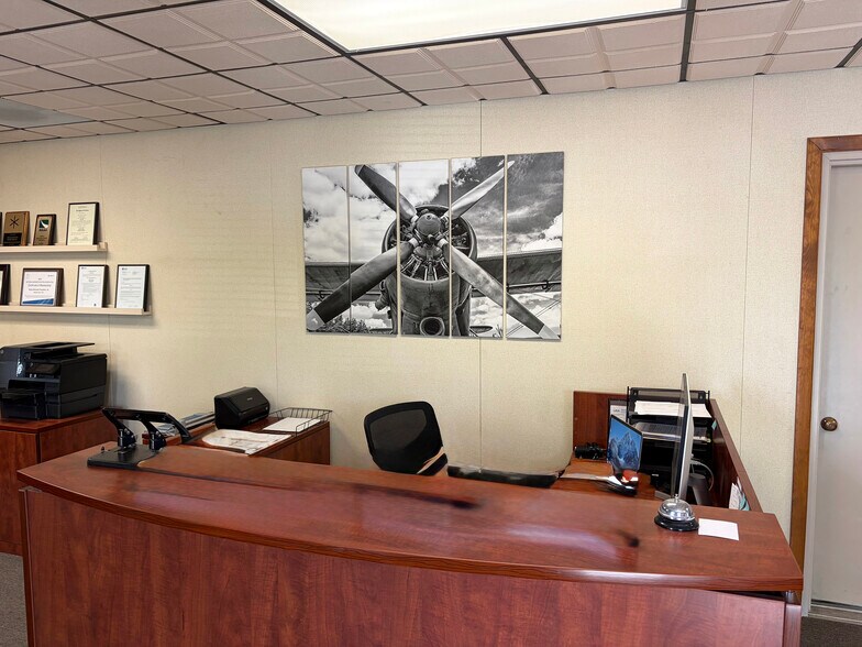 More Photos Of 2865 Airport Dr, Erie Warehouse For Sale