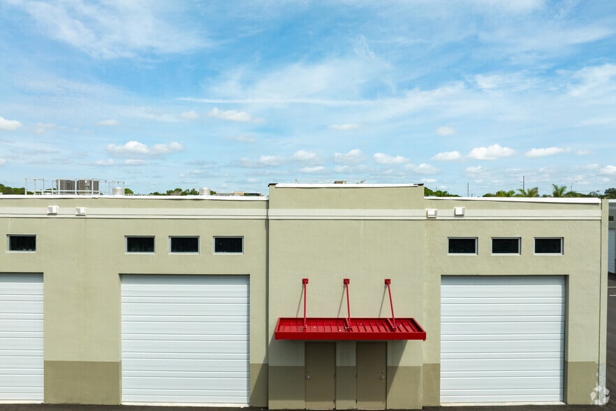 More Photos Of 7040 SE Federal Hwy, Hobe Sound Warehouse For Sale
