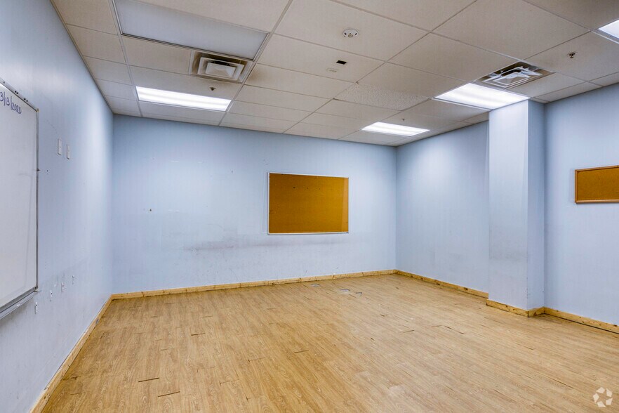 More Photos Of 1251 E Fowler Ave, Tampa Storefront For Lease