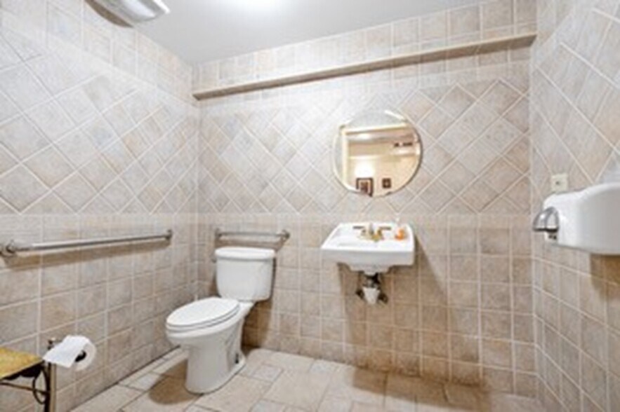 More Photos Of 270 9th St, Brooklyn Medical For Lease