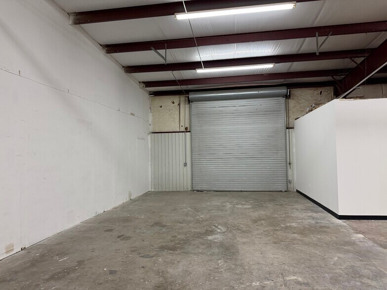 More Photos Of 1771 Upland Dr, Houston Unknown For Lease