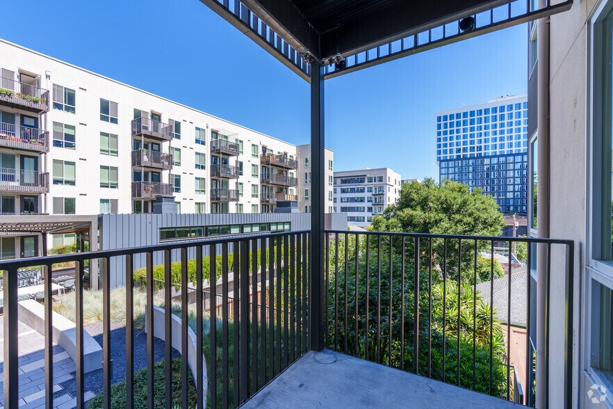 More Photos Of 2302 Valdez St, Oakland Apartments For Lease