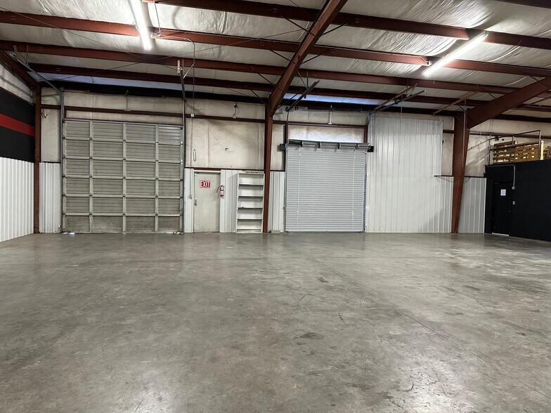 More Photos Of 27 Brians Way, Somerset Warehouse For Lease