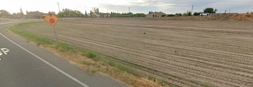 More Photos Of Bradbury Rd @ Flower Ave, Delhi Land For Sale