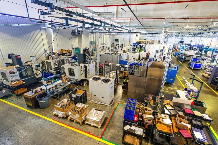 More Photos Of 3660 Arnold Ave, Naples Industrial For Lease