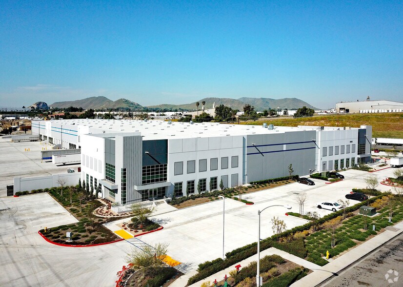 Primary Photo Of 2053 Miguel Bustamante Pky, Colton Distribution For Lease
