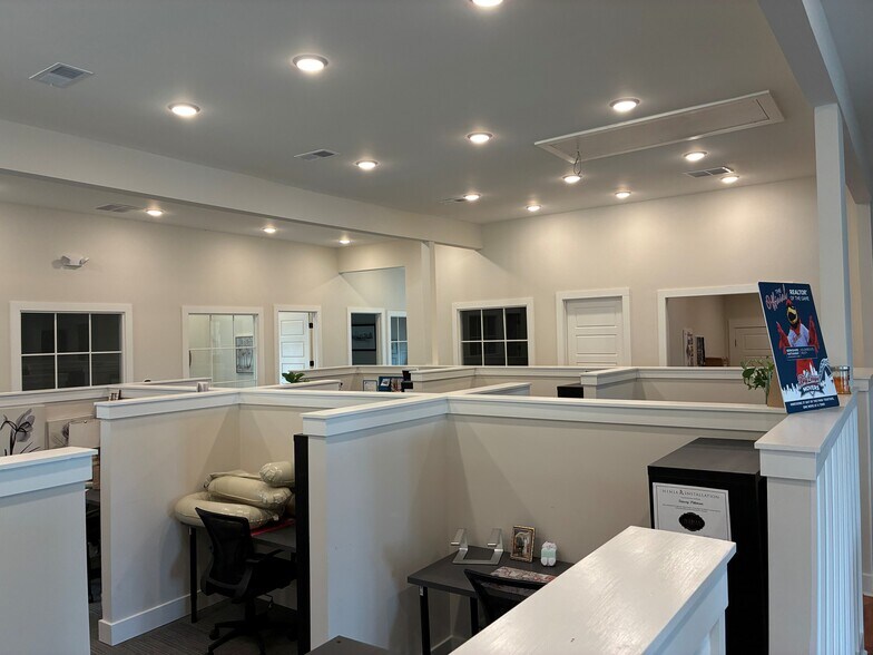 More Photos Of 981 S Cooper St, Memphis Freestanding For Sale