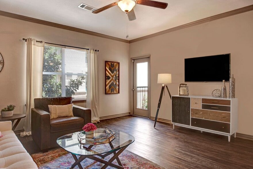 More Photos Of 301-409 N Walker Ave, Oklahoma City Apartments For Lease
