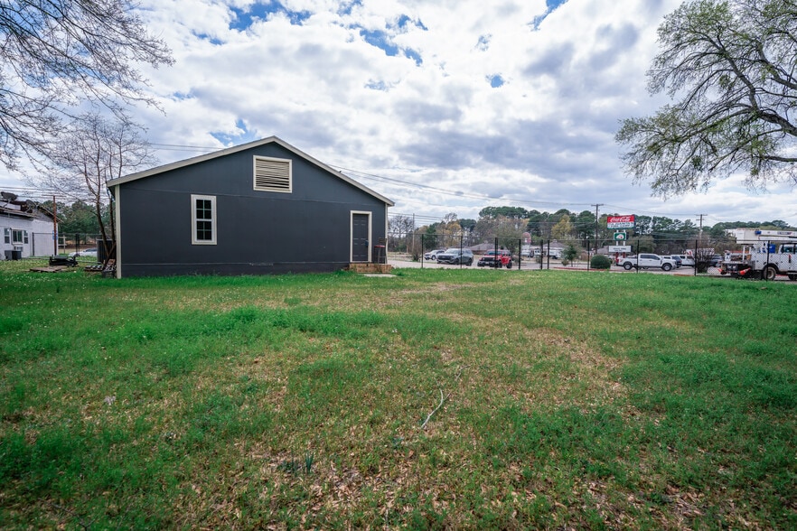 More Photos Of 1505 E Marshall Ave, Longview Medical For Sale