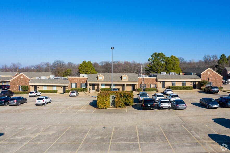 More Photos Of 2502-2532 E 71st St, Tulsa Office For Lease