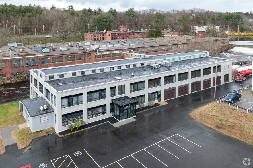 More Photos Of 80 Optical Dr, Southbridge Flex For Lease