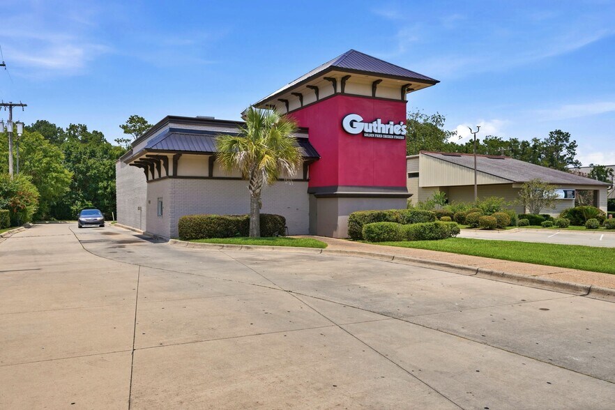 Primary Photo Of 2870 Apalachee Pky, Tallahassee Fast Food For Sale