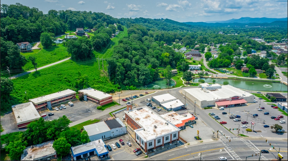 More Photos Of 403 Chickamauga Ave, Rossville Loft Creative Space For Lease