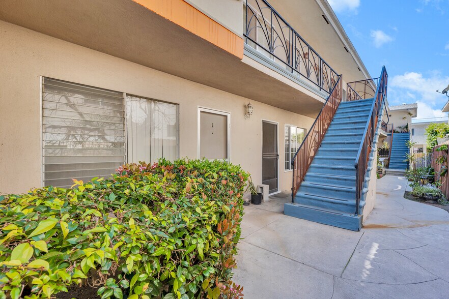 More Photos Of 1531 Corinth Ave, Los Angeles Apartments For Sale