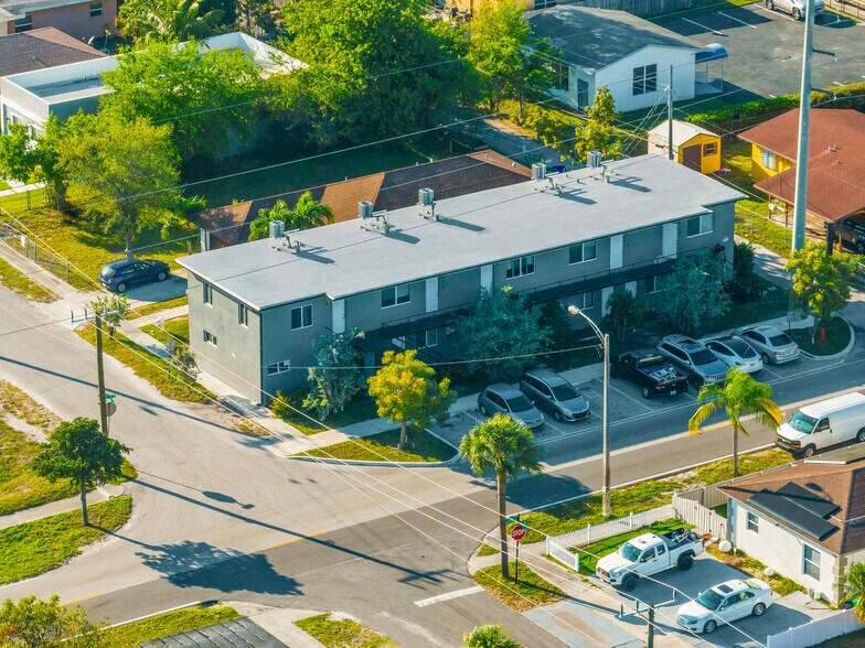 More Photos Of 2201 Greene St, Hollywood Apartments For Sale