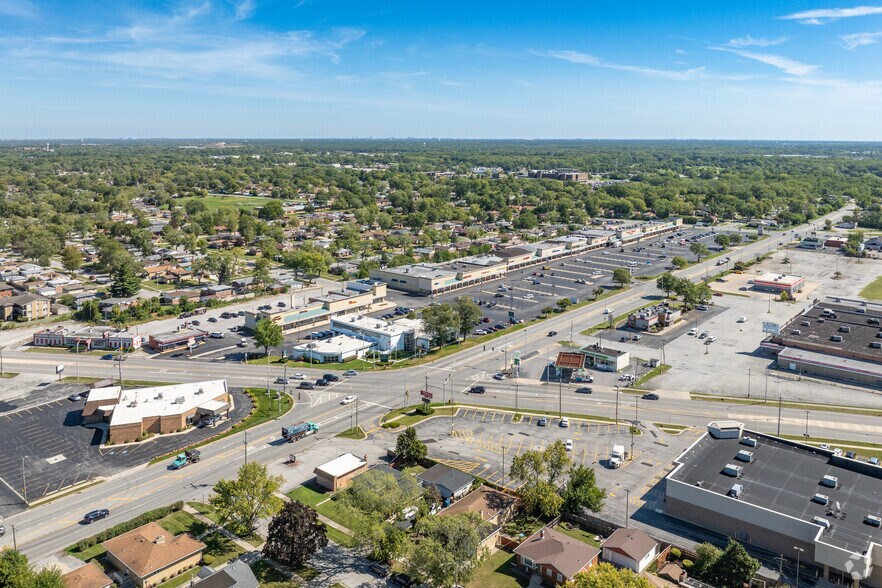 More Photos Of 77-199 W Joe Orr Rd, Chicago Heights Unknown For Lease