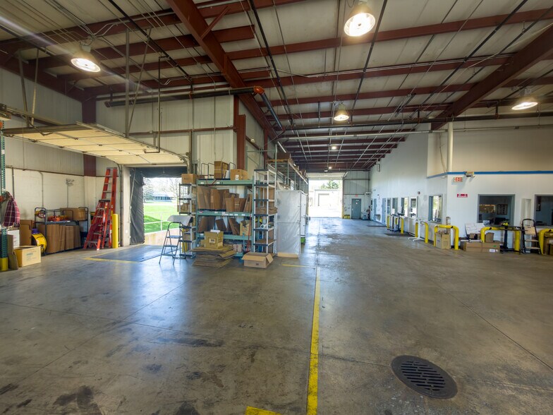 More Photos Of 22960 Venture Dr, Novi Warehouse For Lease
