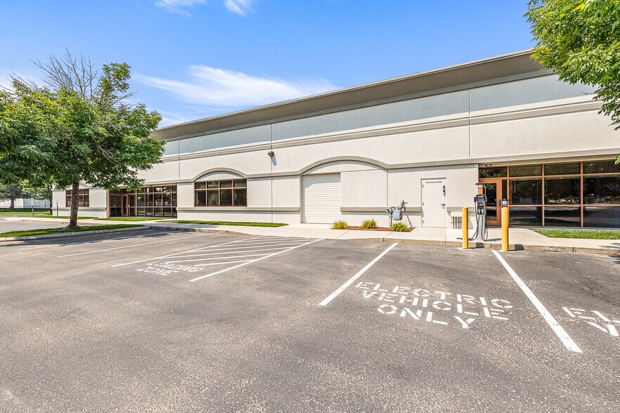 More Photos Of 2078 S Silverstone Way, Meridian Office For Lease