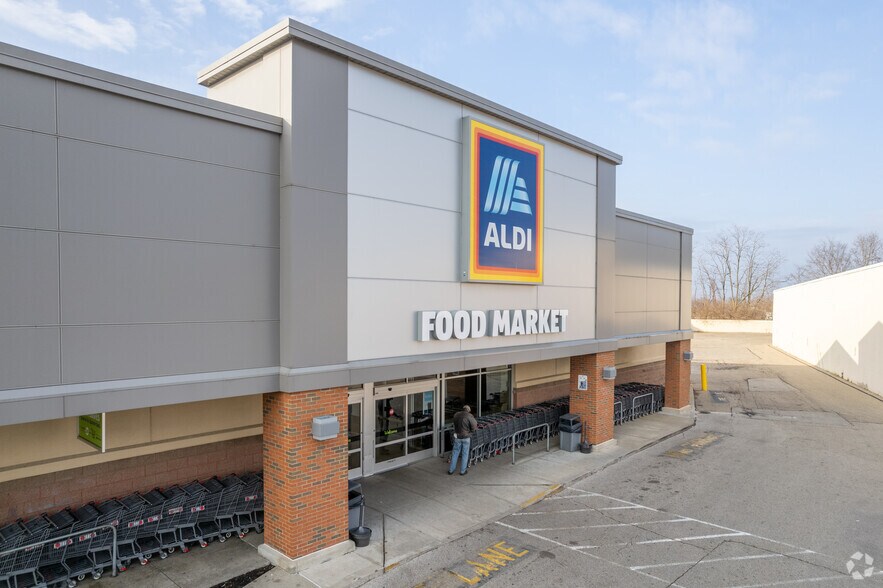 More Photos Of 5555 Glenway Ave, Cincinnati Unknown For Lease