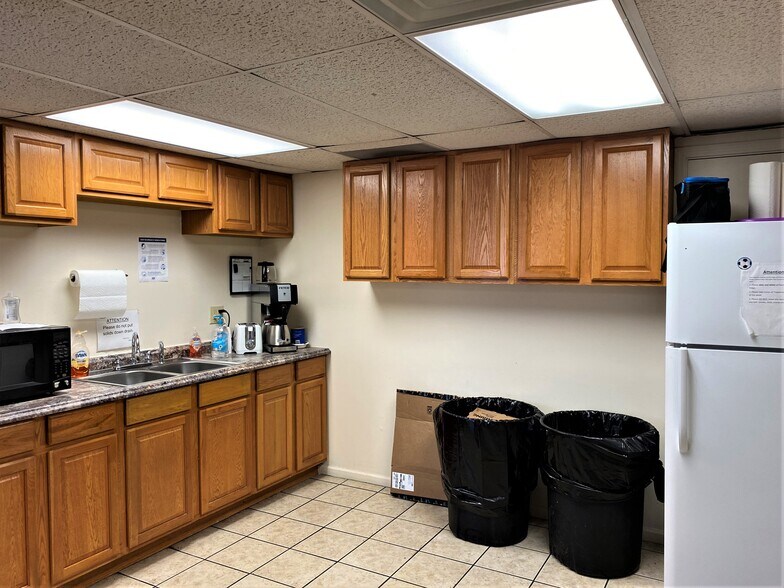 More Photos Of 3050 Plainfield Rd, Dayton Warehouse For Sale