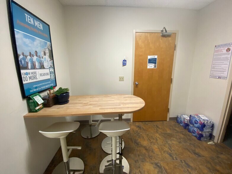 More Photos Of 422 Post Rd, Warwick Medical For Lease