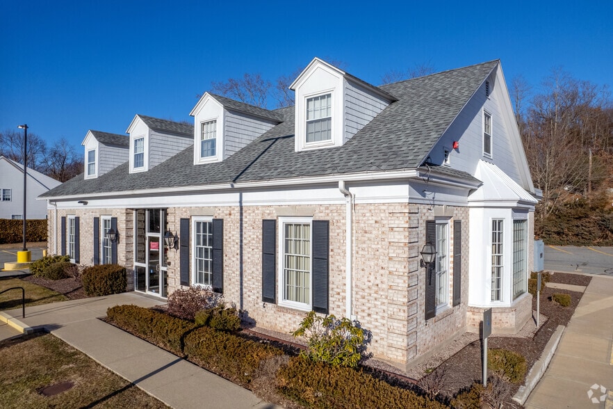 Primary Photo Of 1975 Mendon Rd, Cumberland Bank For Lease