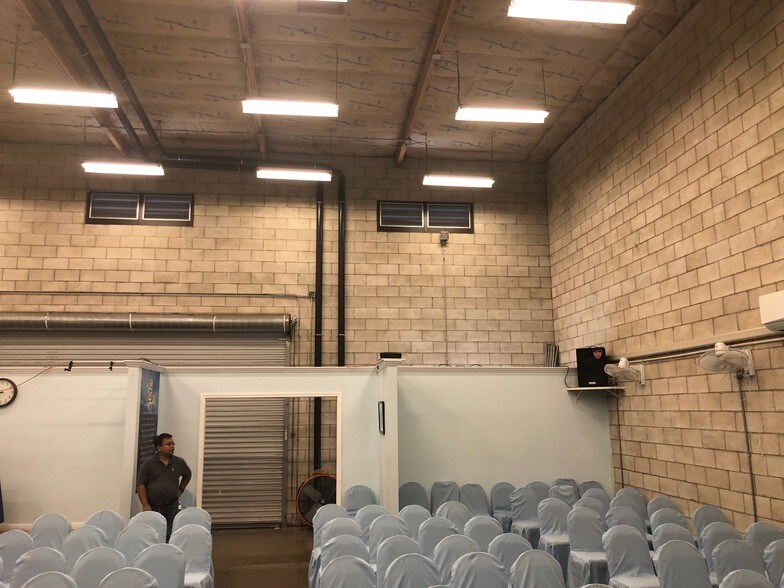 More Photos Of 94-423 Akoki St, Waipahu Warehouse For Lease