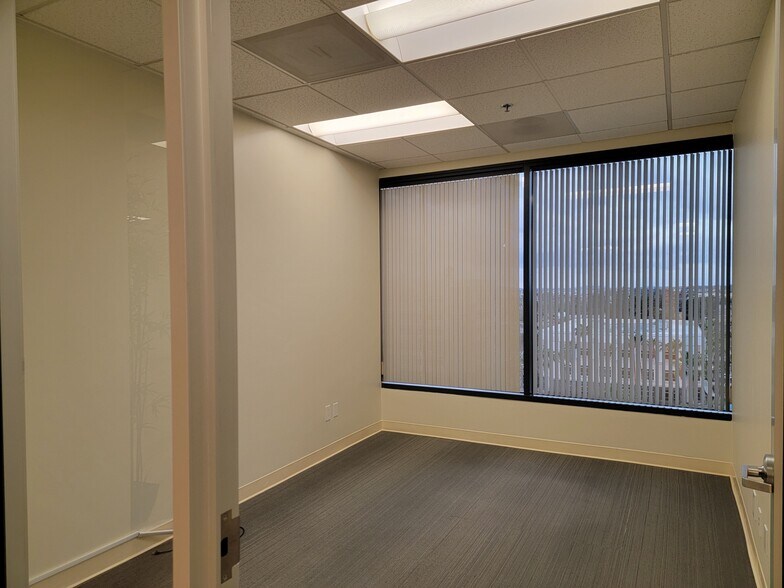 More Photos Of 3281 E Guasti Rd, Ontario Unknown For Lease