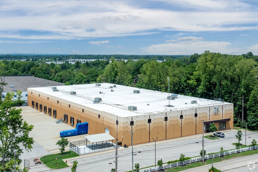 More Photos Of 12415 Old Lagrange Rd, Louisville Warehouse For Lease