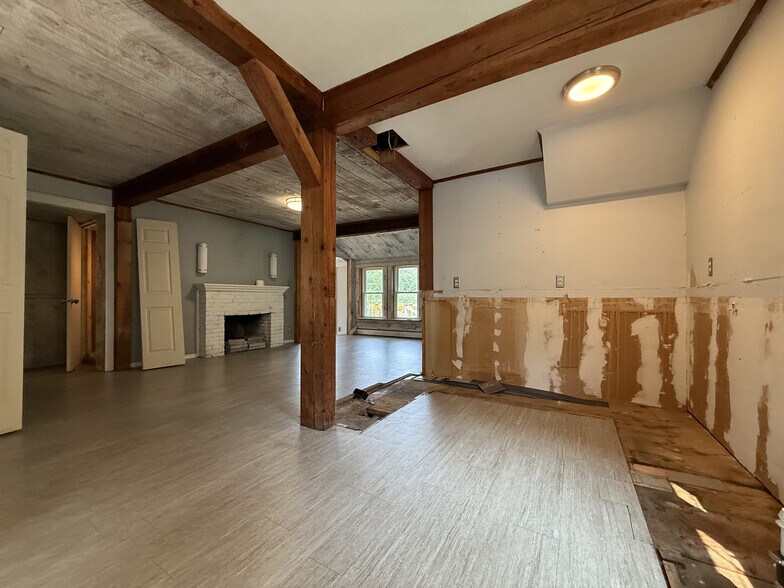 More Photos Of 561 Foundry St, South Easton Specialty For Lease