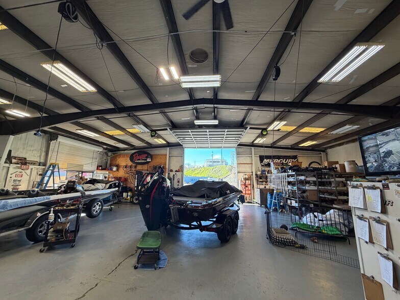 More Photos Of 9390 Old State Hwy, Newcastle Warehouse For Sale