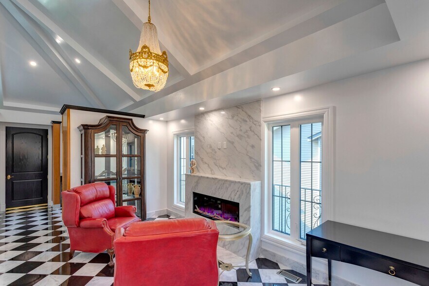 More Photos Of 11833 102 Ave NW, Edmonton Medical For Sale