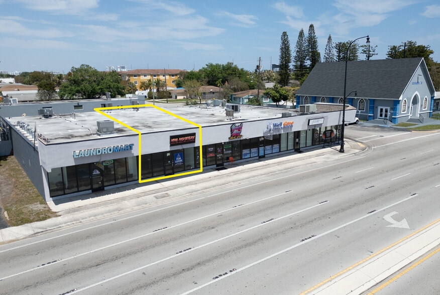 More Photos Of 300-310 W Hallandale Beach Blvd, Hallandale Beach Storefront Retail Office For Lease