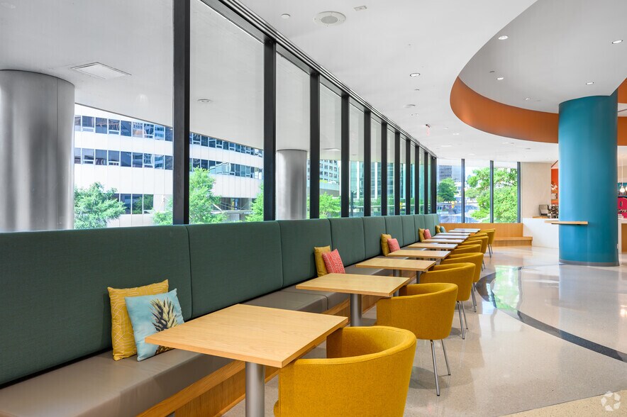 More Photos Of 1101 Wilson Blvd, Arlington Coworking Space