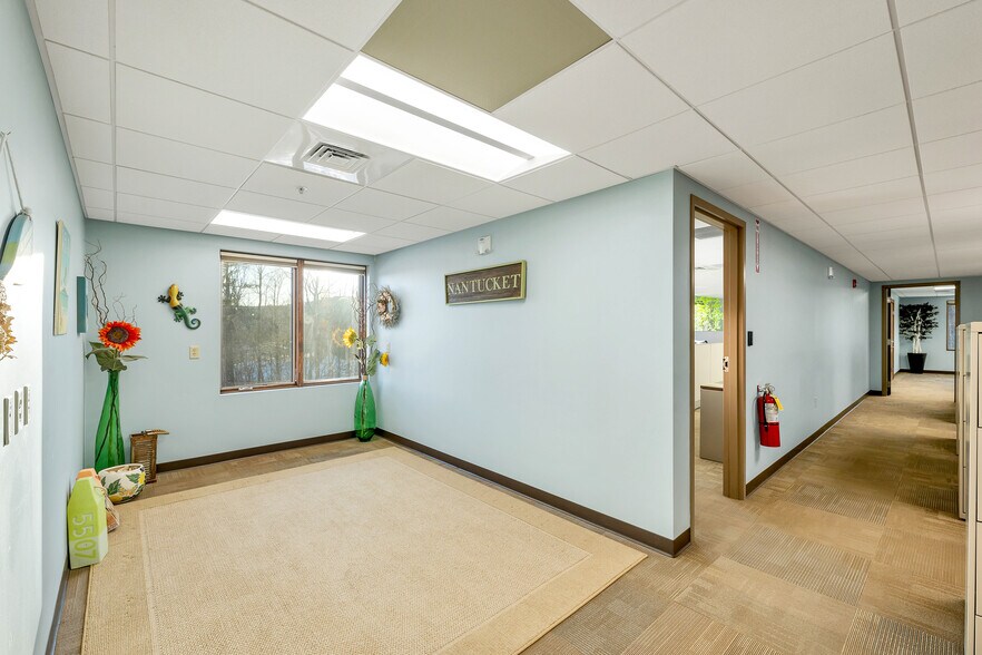 More Photos Of 81 Whittier Hwy, Moultonborough Office For Sale