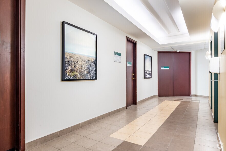 More Photos Of 800 Boul Chomedey, Laval Medical For Lease