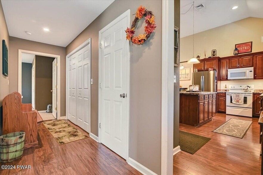 More Photos Of 186 Ledgedale Rd, Lake Ariel Apartments For Sale